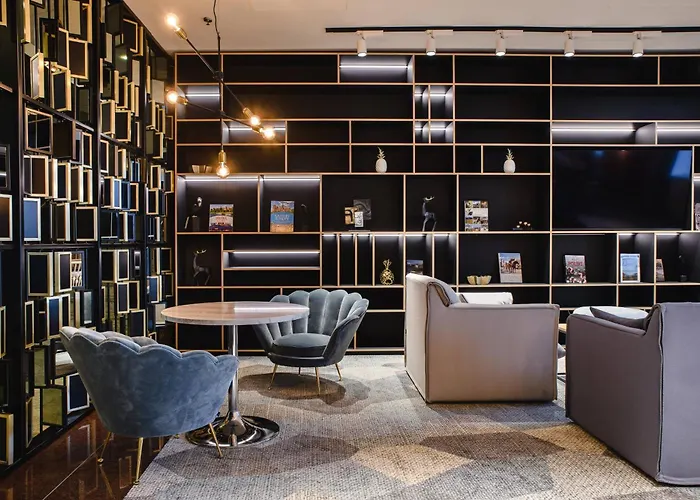Courtyard By Marriott Warsaw Airport Hotel